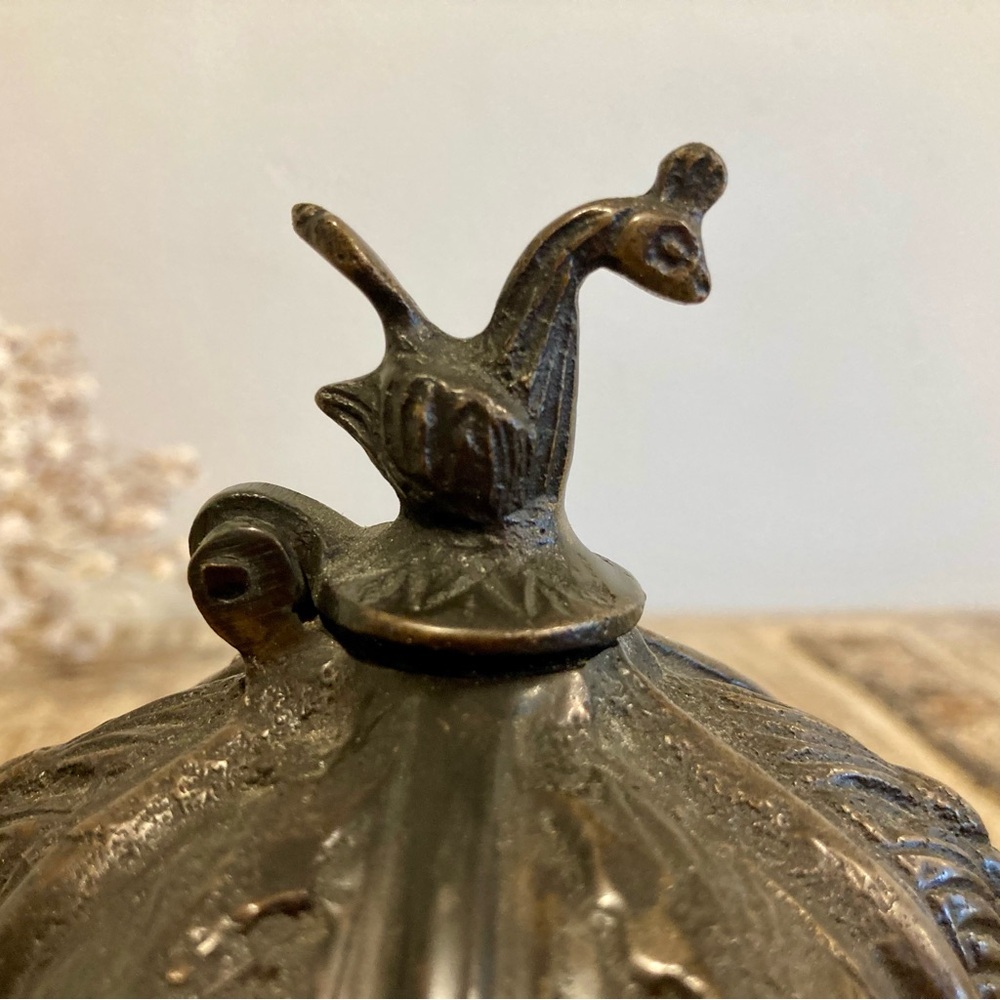 Vintage Ornate Footed Metal Inkwell with Rooster Lid - Picture 5 of 16